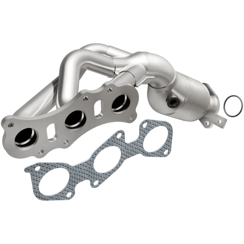 MagnaFlow OEM Grade Federal / EPA Compliant Manifold Catalytic Converter - 11-15 Toyota Tacoma